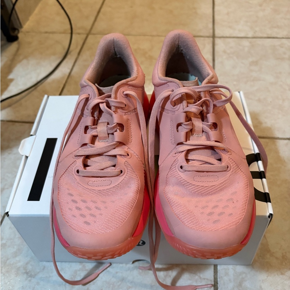 Lululemon women’s strongfeel training shoes